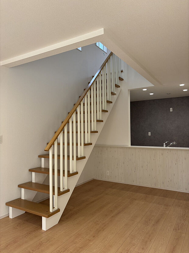 リビングデザイン階段1号棟　