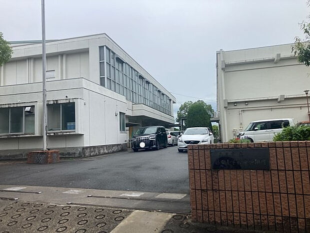 篠田小学校（約350m）