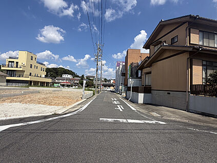 【前面道路】2026年9月24日撮影東側約6.4m公道