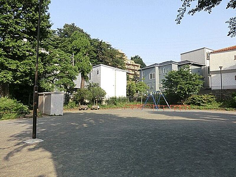 瀬戸ヶ谷町第二公園まで1186m