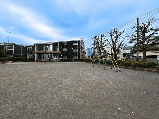 元町公園まで208m