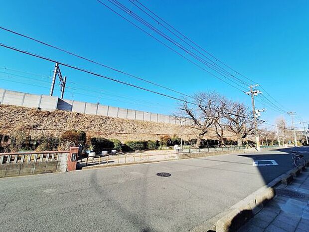 菅原西公園まで927m