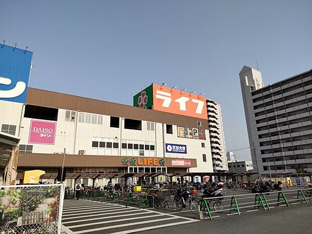 ライフ南津守店まで1174m