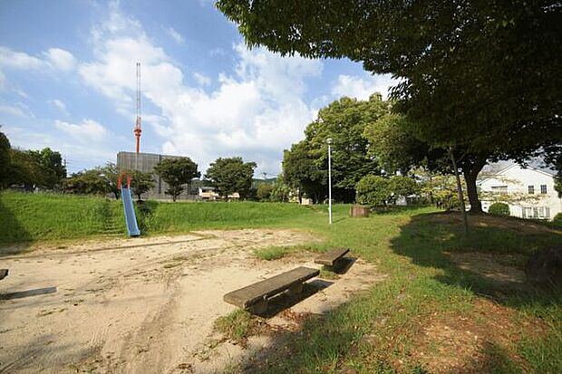 霜畑公園まで1265m