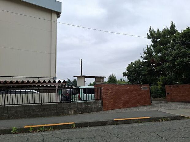 日野市立大坂上中学校まで706m