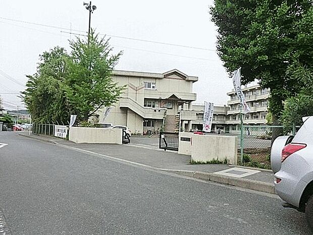 海老名市立柏ケ谷中学校まで1358m