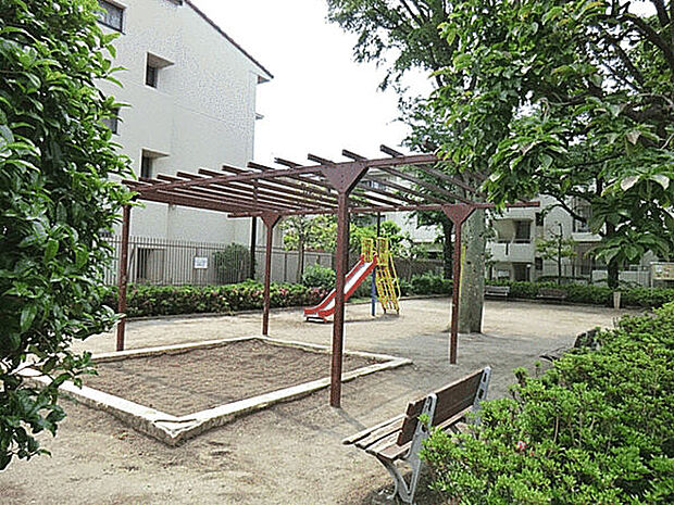 高松六丁目児童遊園まで1436m