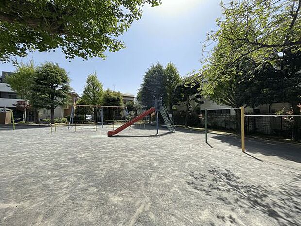 川崎市立御幸小学校まで750m
