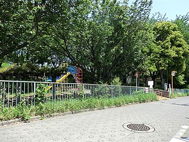 菅さくら公園まで980m