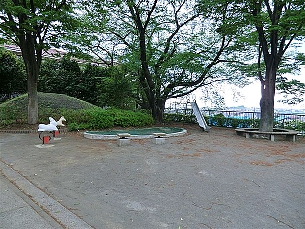 荏田第三公園まで412m