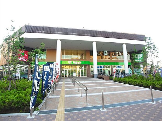 サミットストア横浜岡野店まで411m
