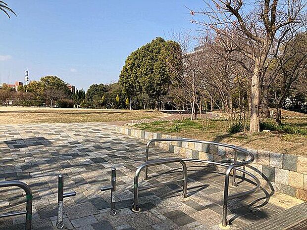 木屋元町公園まで629m