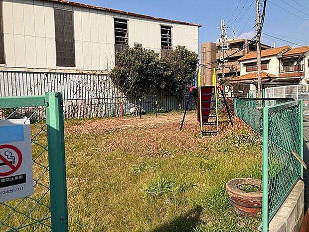 木屋元町第1ちびっこ老人憩いの広場まで865m