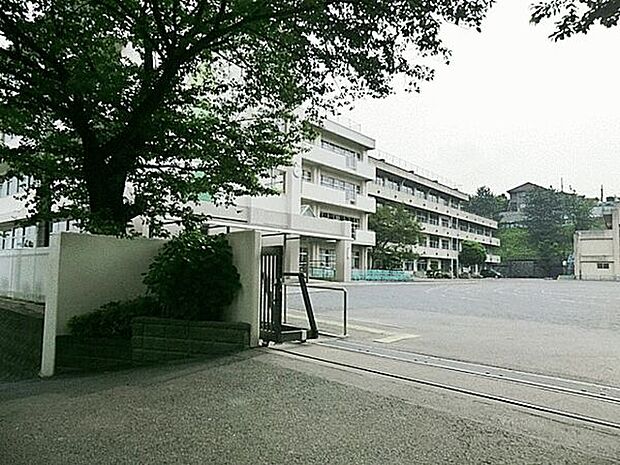 海老名市立海老名小学校まで861m