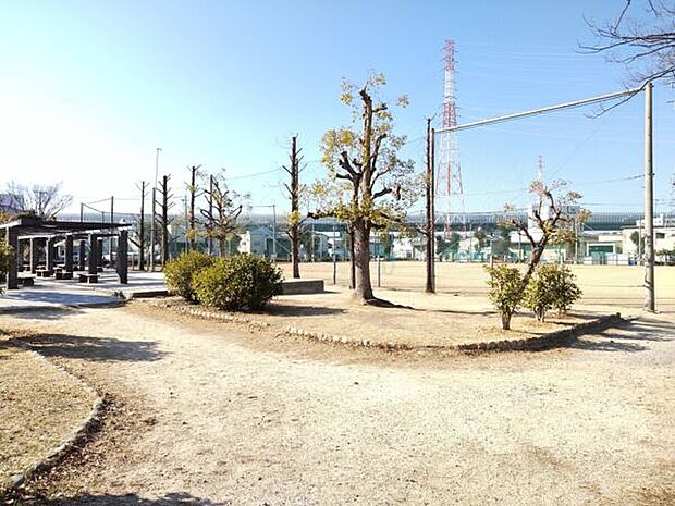 四宮公園まで608m
