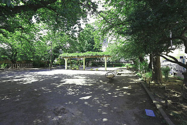 駅前町公園まで1321m