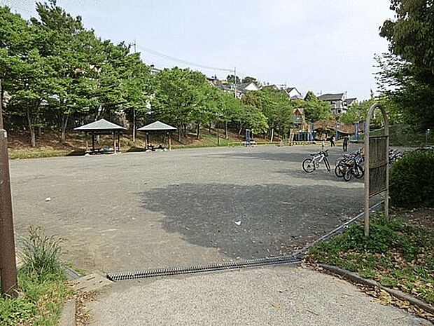 大場かやのき公園まで857m