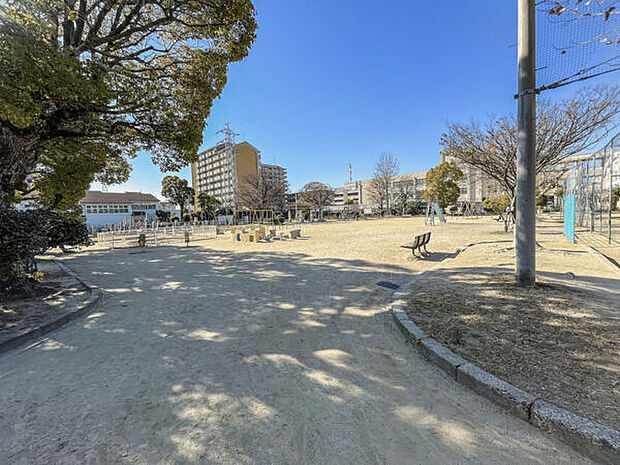 高田公園まで547m