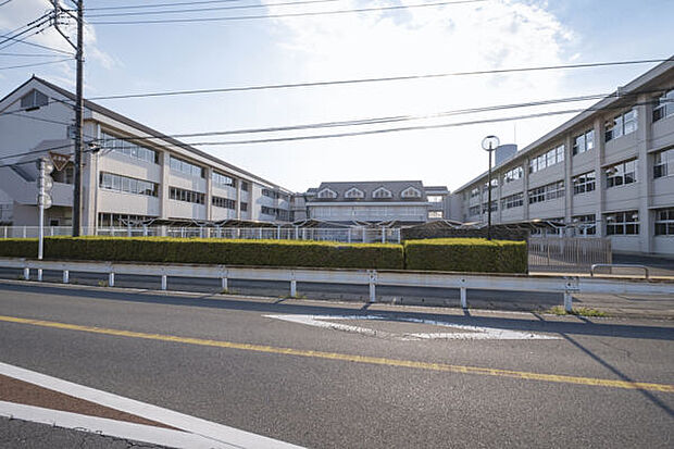 伊勢崎市立あずま中学校まで2339m