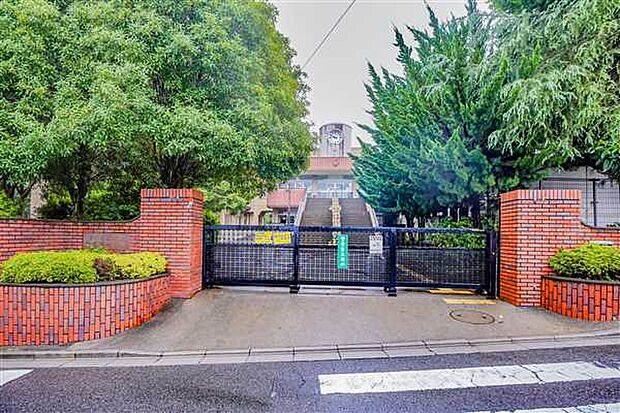 さいたま市立大谷場小学校(約325m)