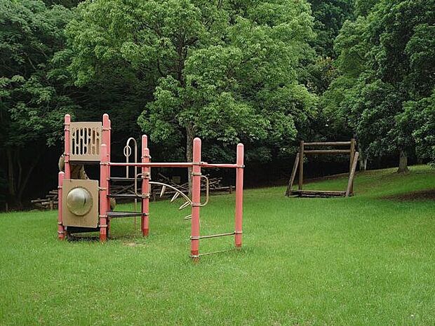 青葉の杜公園（約813m）