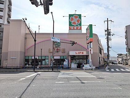 ライフ吹田泉町店 605m