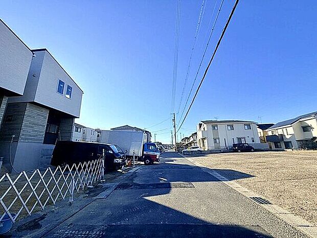 【前面道路】完成前の物件購入は不安という方に、ショールームのご案内も承っております♪詳細情報につきましては、お気軽にお問い合わせください。