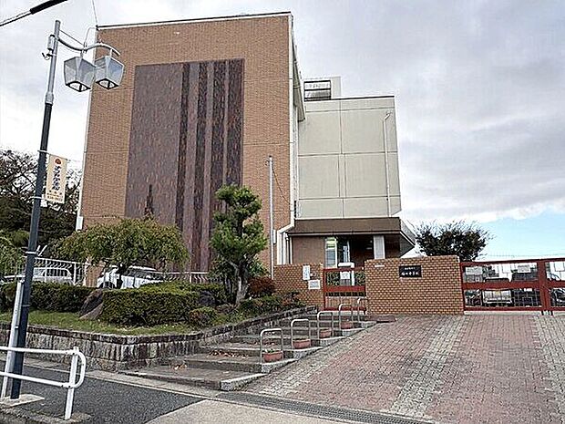 名古屋市立植田中学校(約1,522m)