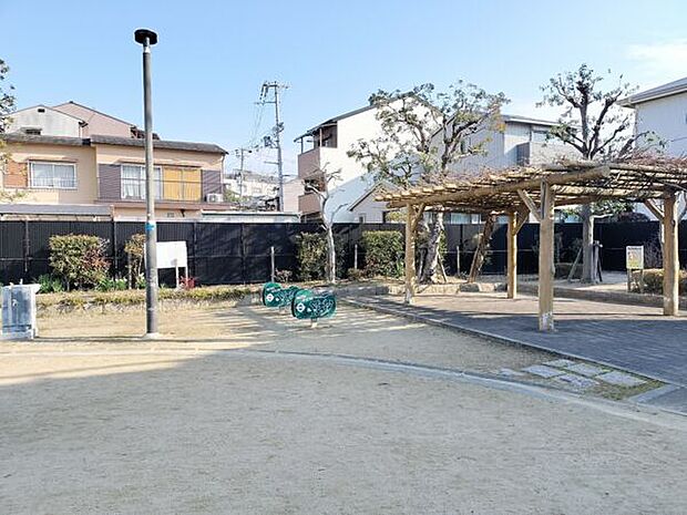 西橋波さつき公園(約389m)