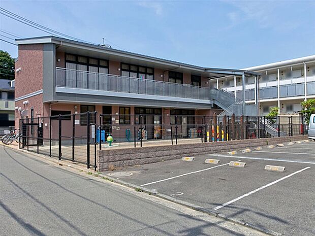 港北コスモス保育園(約908m)