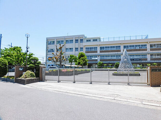 高槻市立第二中学校(約835m)