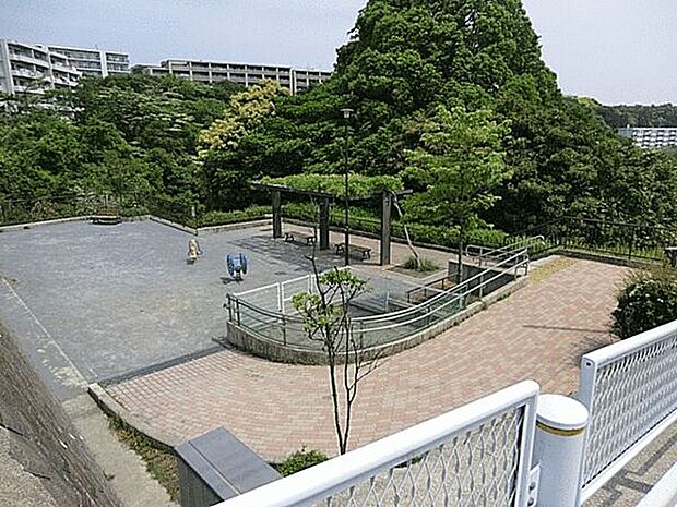森四丁目第四公園(約964m)
