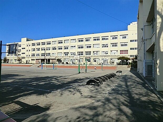 横浜市立下永谷小学校(約884m)