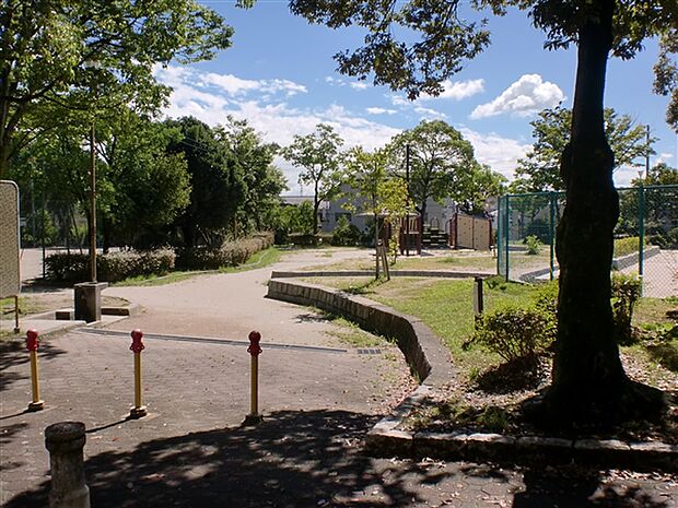 西山中公園（約431m）