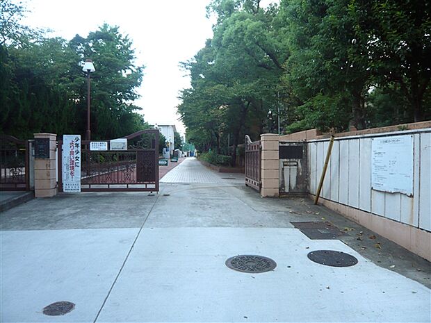 名古屋市立矢田中学校（約632m）