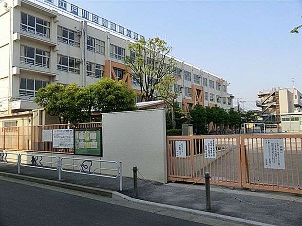 江戸川区立南篠崎小学校(約622m)