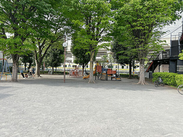 上小田中南公園(約947m)