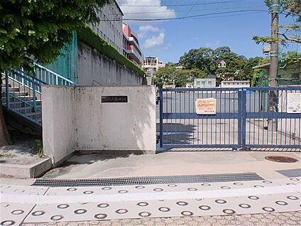 名古屋市立御幸山中学校 477m