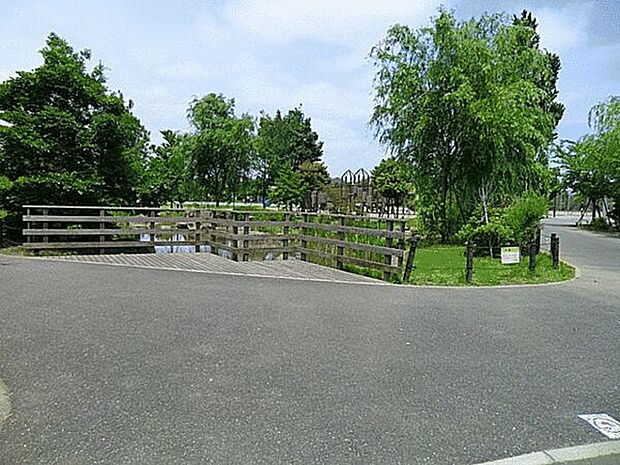 大洲防災公園(約1,235m)