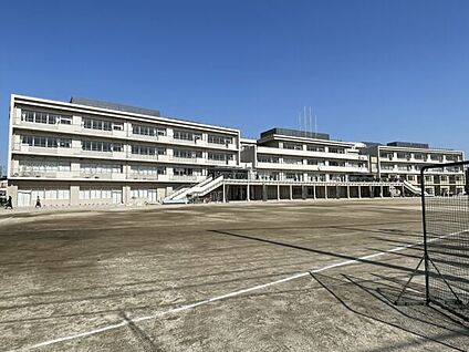 江戸川区立葛西中学校 1040m