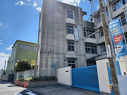 東大阪市立楠根東小学校 1667m