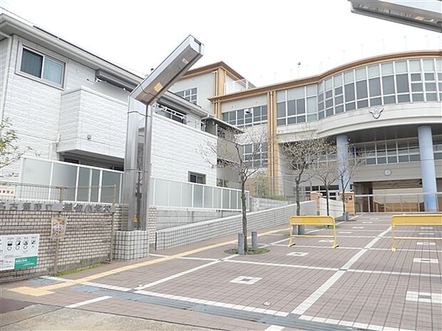 名古屋市立御劔小学校（約132m）