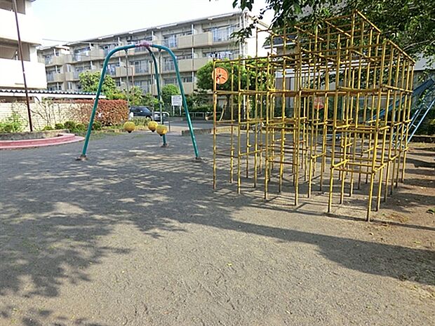 上水さつき公園（約1,054m）