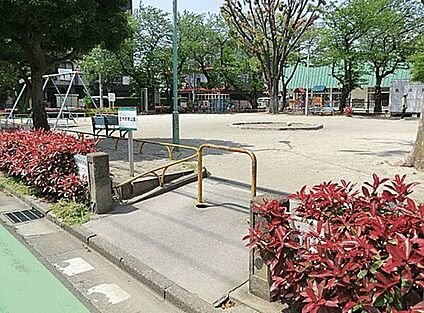 並木町南公園 185m