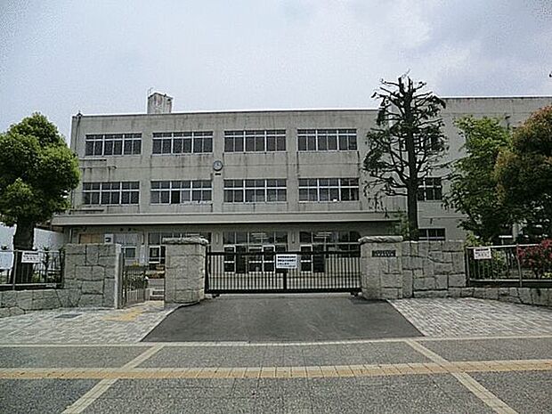 さいたま市立与野西中学校（約1,136m）