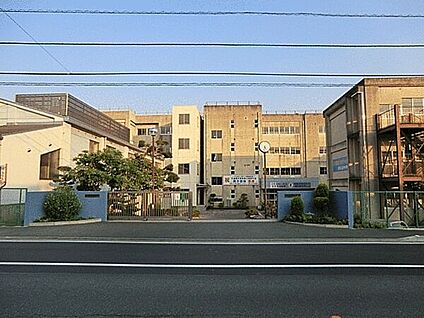 柏市立逆井中学校 737m