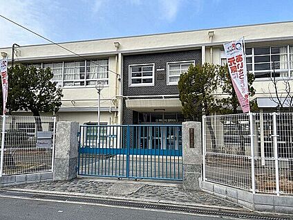 寝屋川市立第三中学校 1460m
