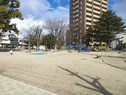 上名古屋公園 367m