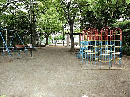 江戸川五丁目公園 173m