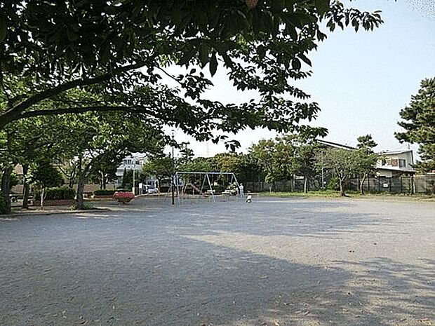 下岡公園(約1,476m)